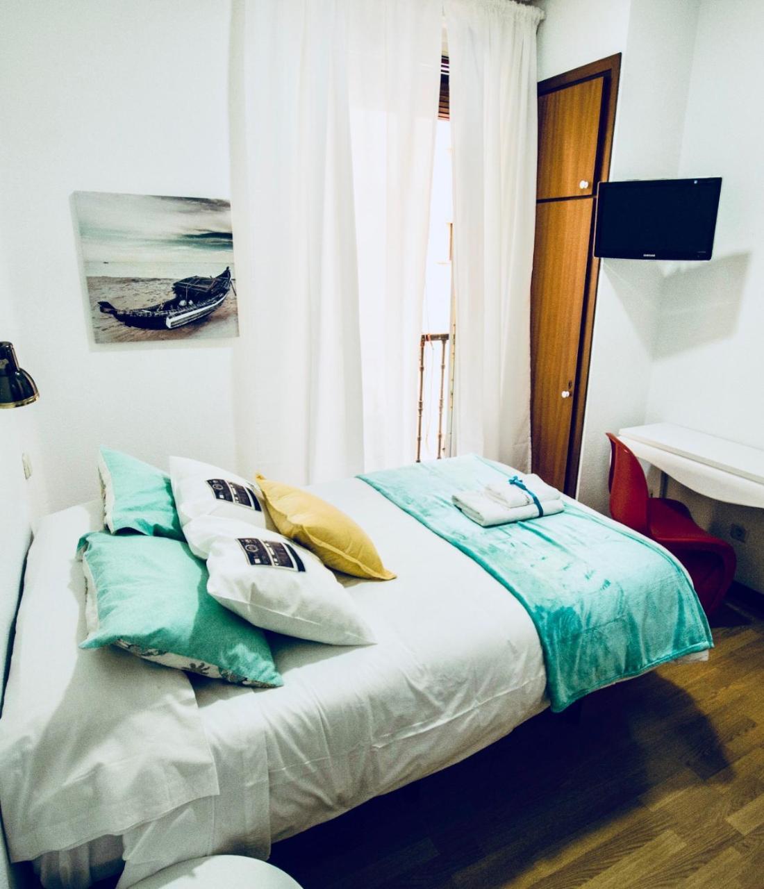 Single Room,723616102:JPEG